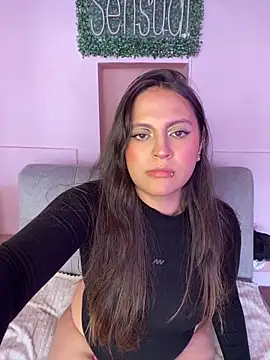 Snapshot of PoliBenett_ chatting on February 1, 2025, 5:47 pm PoliBenett online show from February 1, 2025, 5:47 pm