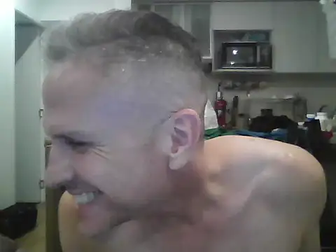 Diegoperrote682661 online show from April 15, 2026, 3:23 am