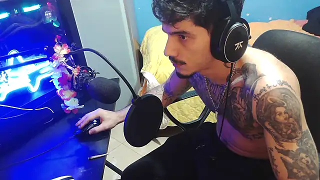 Snapshot of Badboyi1997 chatting on October 24, 2025, 2:21 am Badboyi1997 online show from October 24, 2025, 2:21 am