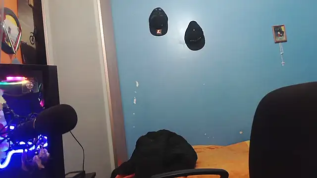 Badboyi1997 online show from December 5, 2025, 4:44 am