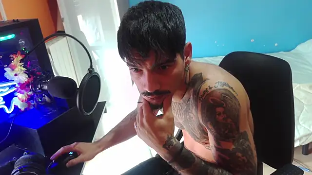 Snapshot of Badboyi1997 chatting on October 13, 2025, 11:56 am Badboyi1997 online show from October 13, 2025, 11:56 am