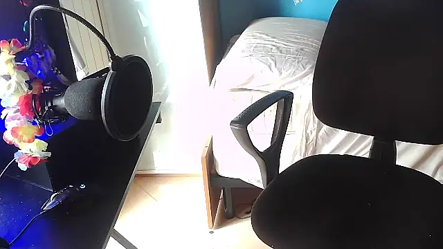 Snapshot of Badboyi1997 chatting on October 18, 2025, 1:13 pm Badboyi1997 online show from October 18, 2025, 1:13 pm