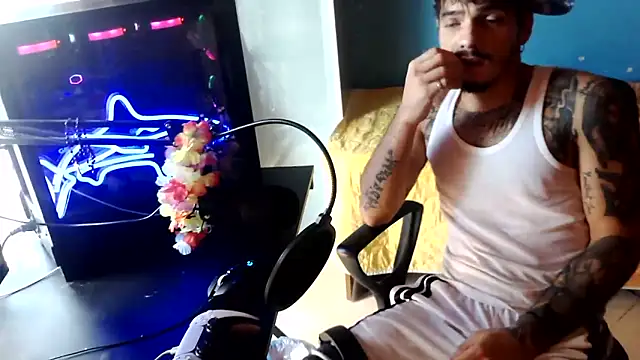 Snapshot of Badboyi1997 chatting on November 1, 2025, 10:42 am Badboyi1997 online show from November 1, 2025, 10:42 am