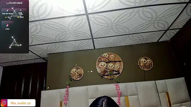 Mia scarlet69 online show from April 8, 2026, 12:28 pm