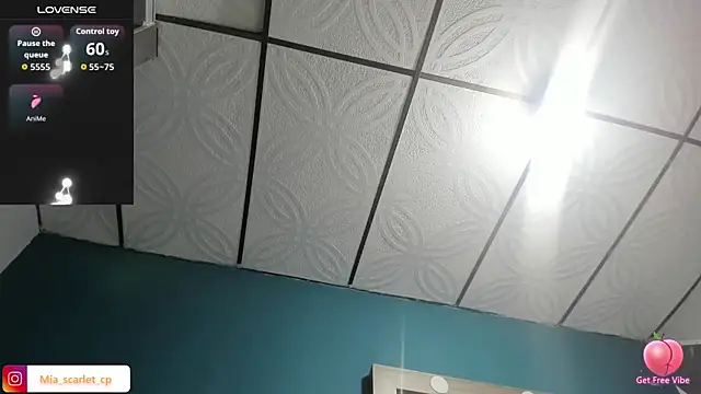 Mia scarlet69 online show from October 17, 2025, 12:29 pm