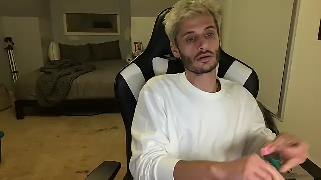 Dylansd online show from February 5, 2025, 3:34 am