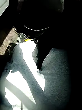 fonsi05 online show from April 9, 2026, 9:37 am