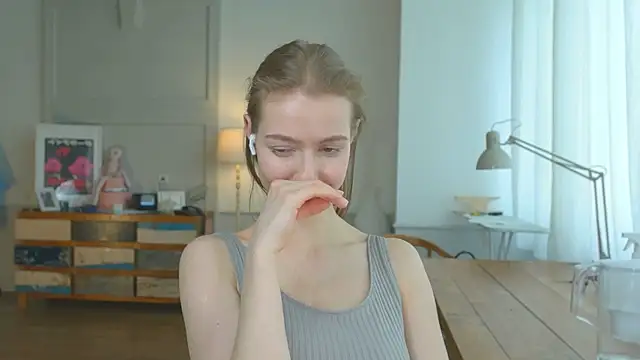 Snapshot of solar_bella chatting on January 29, 2025, 12:56 pm solar bella online show from January 29, 2025, 12:56 pm