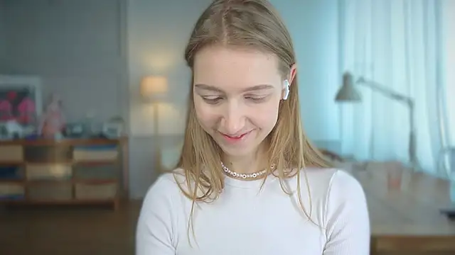 Snapshot of solar_bella chatting on February 24, 2025, 10:59 am solar bella online show from February 24, 2025, 10:59 am