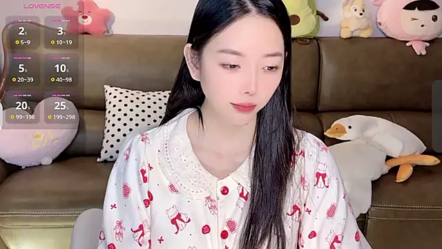 Yilin1999 online show from February 5, 2025, 8:21 am