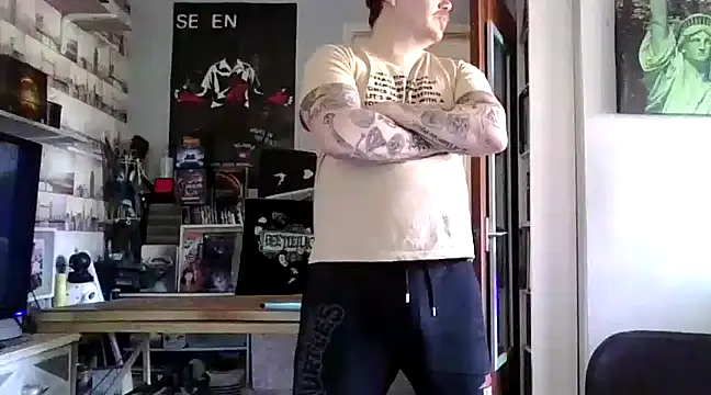 Snapshot of ArcanceTheo82 chatting on January 15, 2025, 12:25 pm ArcanceTheo82 online show from January 15, 2025, 12:25 pm