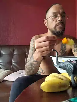 Snapshot of mileflav0r chatting on January 29, 2025, 4:26 am mileflav0r online show from January 29, 2025, 4:26 am