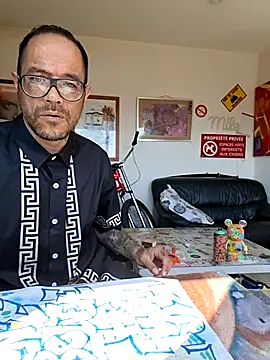 mileflav0r online show from May 26, 2026, 8:56 am