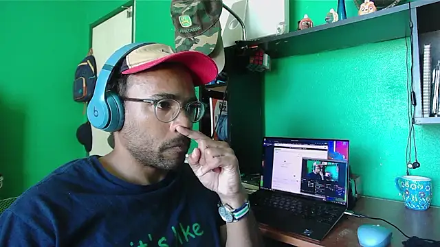 Snapshot of _______the chatting on March 2, 2026, 8:27 pm the online show from March 2, 2026, 8:27 pm