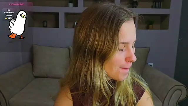 LinaCristonsen online show from October 9, 2025, 4:51 pm