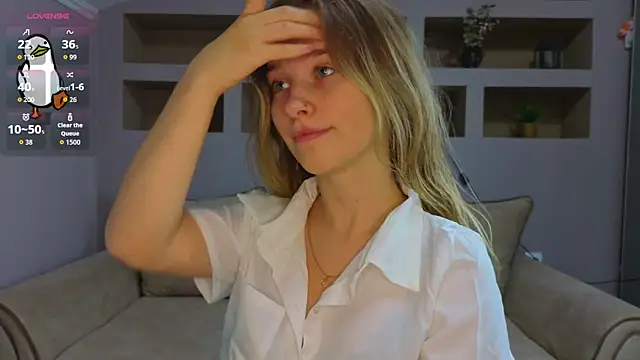 LinaCristonsen online show from October 30, 2025, 4:15 pm