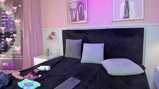 elodie walker online show from October 10, 2025, 12:28 pm