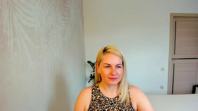 Alicee Gracee online show from April 7, 2026, 8:49 am