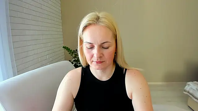 Alicee Gracee online show from March 11, 2026, 11:04 am