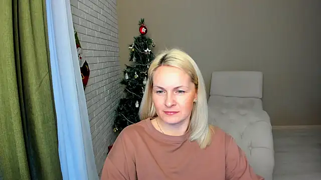 Alicee Gracee online show from December 17, 2025, 12:10 pm