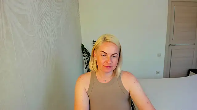 Snapshot of Alicee_Gracee chatting on June 3, 2026, 2:33 pm Alicee Gracee online show from June 3, 2026, 2:33 pm