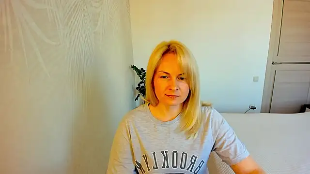 Alicee Gracee online show from March 22, 2026, 10:06 am