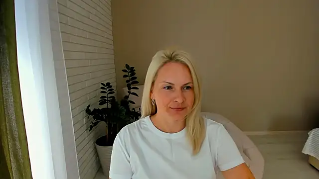 Alicee Gracee online show from September 11, 2025, 7:52 am