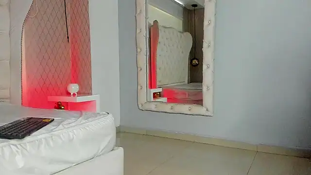 Lucii fer  online show from February 18, 2026, 12:12 pm