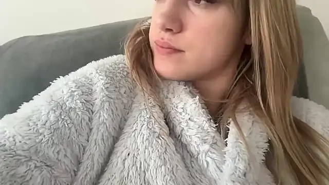 LustfulLuna  online show from April 3, 2026, 9:05 am