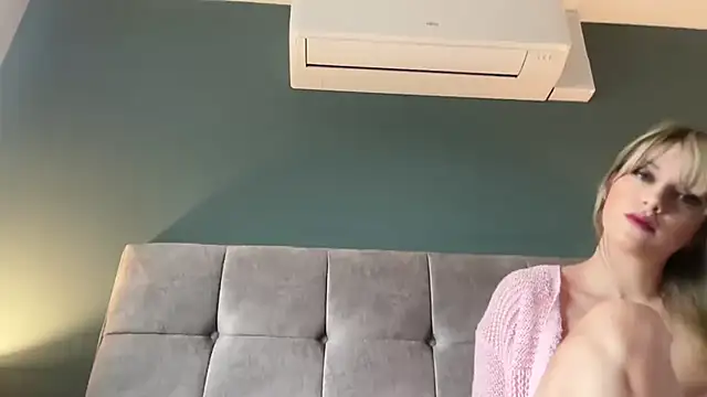 LustfulLuna  online show from November 3, 2025, 1:15 pm