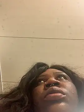 Snapshot of bonbonaumiel chatting on January 5, 2025, 7:17 pm bonbonaumiel online show from January 5, 2025, 7:17 pm