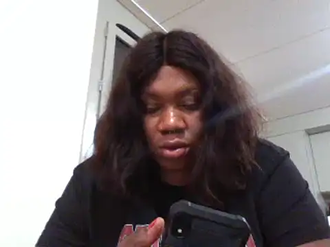 Snapshot of bonbonaumiel chatting on December 27, 2024, 4:21 pm bonbonaumiel online show from December 27, 2024, 4:21 pm