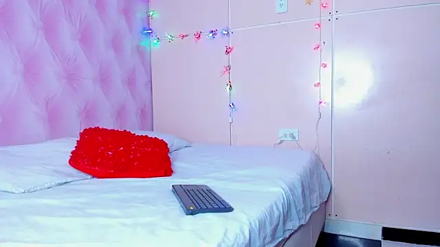 MarieMyller online show from December 24, 2024, 9:55 pm
