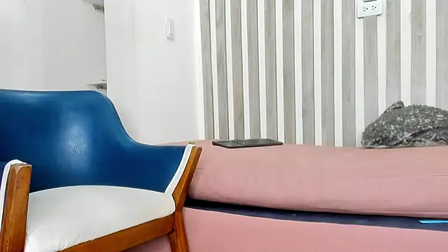 Snapshot of MarieMyller chatting on November 18, 2025, 9:07 pm MarieMyller online show from November 18, 2025, 9:07 pm