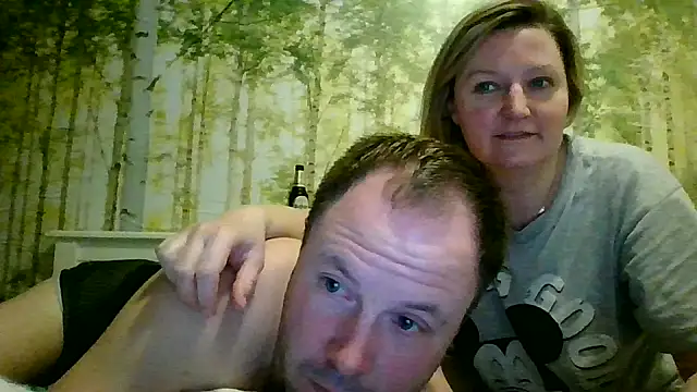 Snapshot of CoupleKitty chatting on February 16, 2025, 9:49 pm CoupleKitty online show from February 16, 2025, 9:49 pm