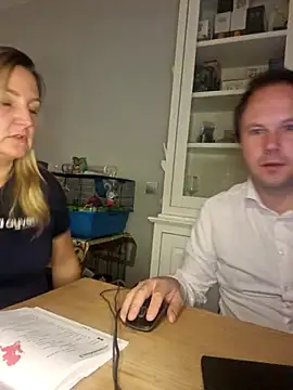 Snapshot of CoupleKitty chatting on October 22, 2025, 6:29 pm CoupleKitty online show from October 22, 2025, 6:29 pm