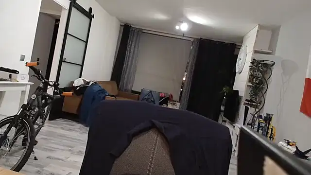 Snapshot of CoupleKitty chatting on October 8, 2025, 7:36 pm CoupleKitty online show from October 8, 2025, 7:36 pm