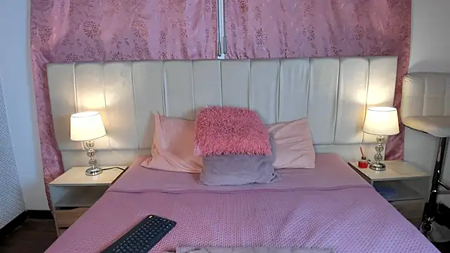 Snapshot of Malory_st chatting on February 21, 2025, 9:43 pm Malory st online show from February 21, 2025, 9:43 pm