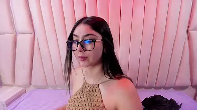 Lucy Anall  online show from March 22, 2026, 9:38 pm