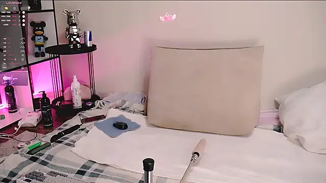 Snapshot of viamoon chatting on February 18, 2026, 3:37 am viamoon online show from February 18, 2026, 3:37 am