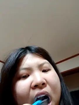 hello098712 online show from March 13, 2025, 12:24 pm