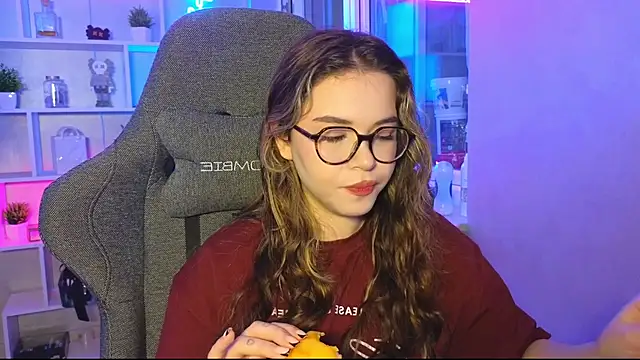 CutiePie3 online show from October 7, 2025, 3:02 pm