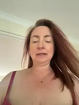 LouiseTswing online show from June 4, 2026, 2:44 pm