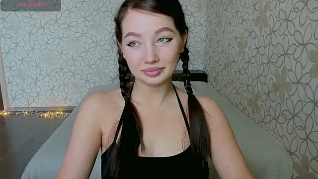 Lissa Cristal online show from May 26, 2026, 10:13 am