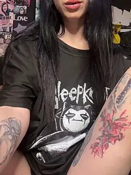 MissMidnightUK online show from February 12, 2026, 12:32 am