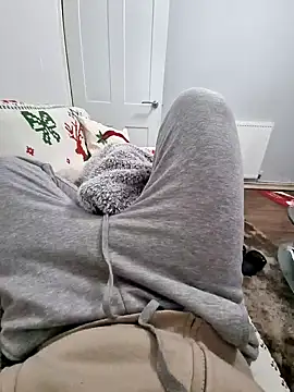 Snapshot of realityyshowww chatting on December 1, 2024, 10:26 pm realityyshowww online show from December 1, 2024, 10:26 pm