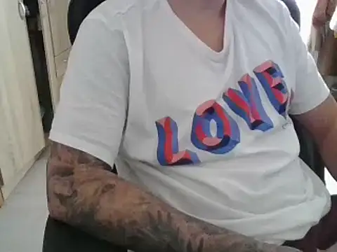 Snapshot of realityyshowww chatting on October 14, 2025, 12:17 pm realityyshowww online show from October 14, 2025, 12:17 pm