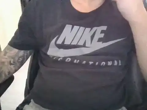 Snapshot of realityyshowww chatting on October 20, 2025, 3:23 pm realityyshowww online show from October 20, 2025, 3:23 pm