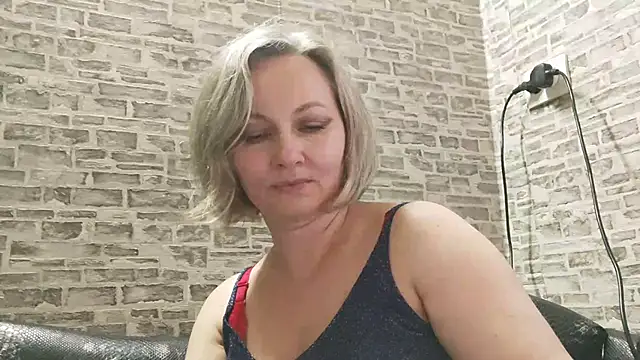 EdithManning online show from February 15, 2025, 1:49 pm