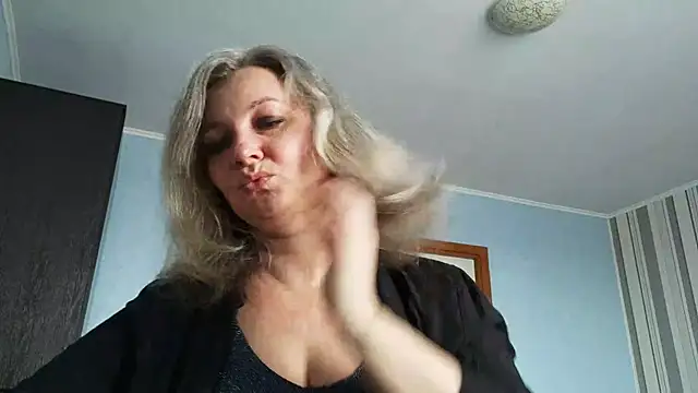 EdithManning online show from March 8, 2026, 6:49 am